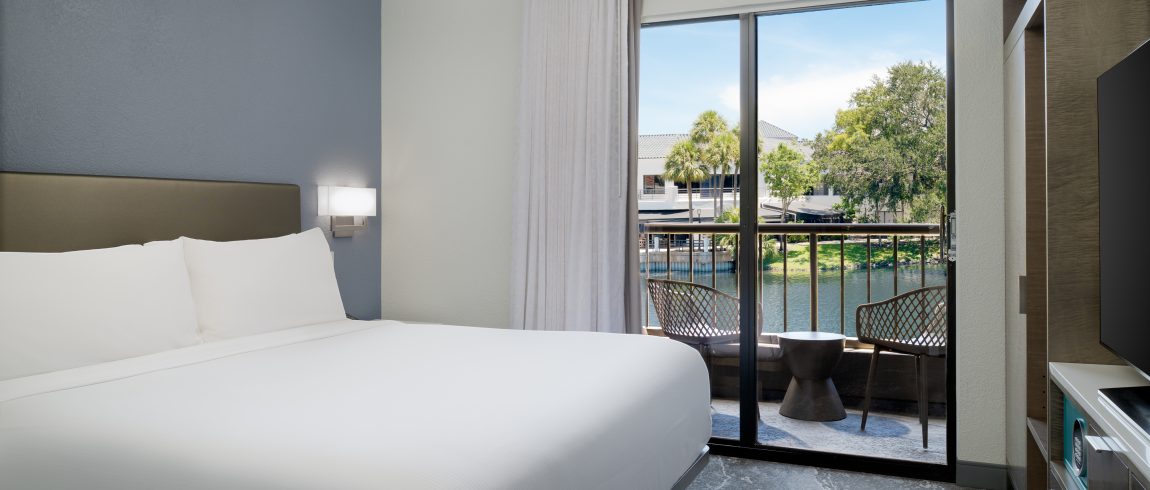 King bed overlooking the lake